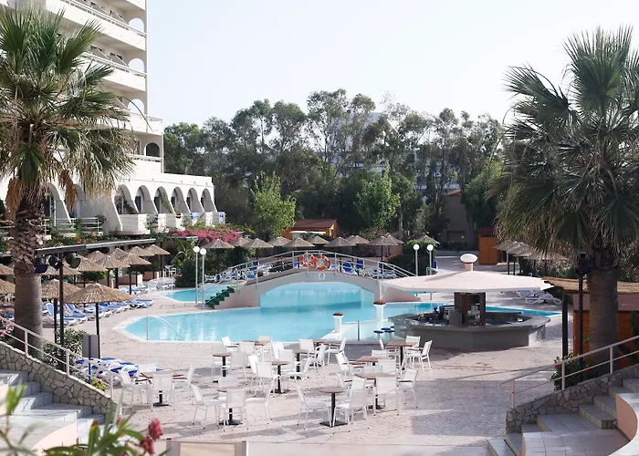 Dessole Olympos 4* فاليراكي